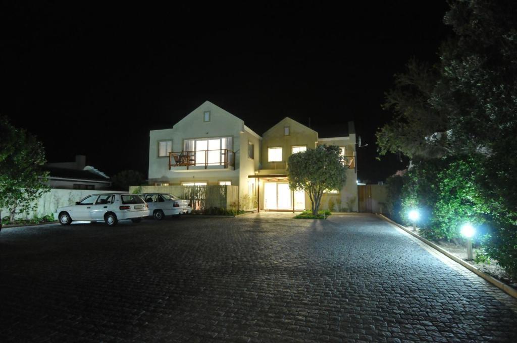 Bamboo Guest House Херманус Екстериор снимка