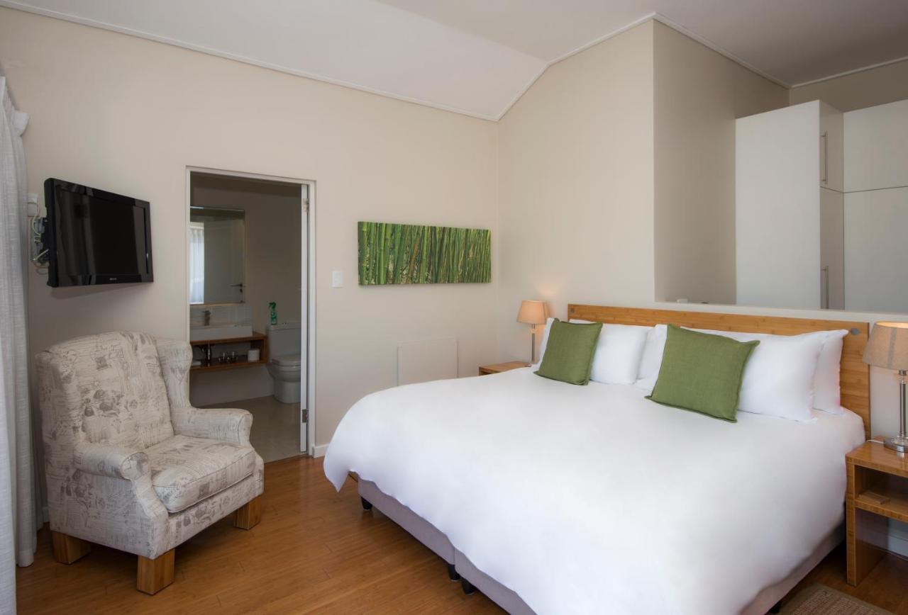 Bamboo Guest House Херманус Екстериор снимка